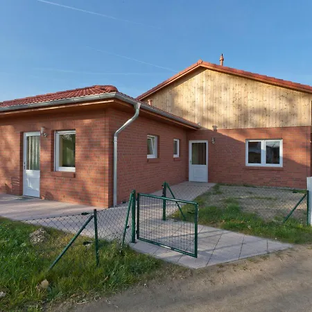 Gemuetliches In Mit Aussenkamin ツィロー