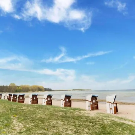 Gemuetliches In Mit Aussenkamin アパート ツィロー